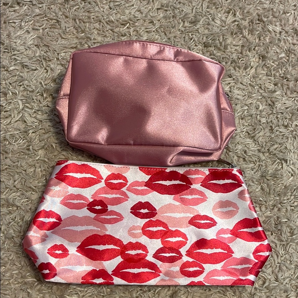 Clinique NEW Pink and Red Lip Print Cosmetic Pouch Set